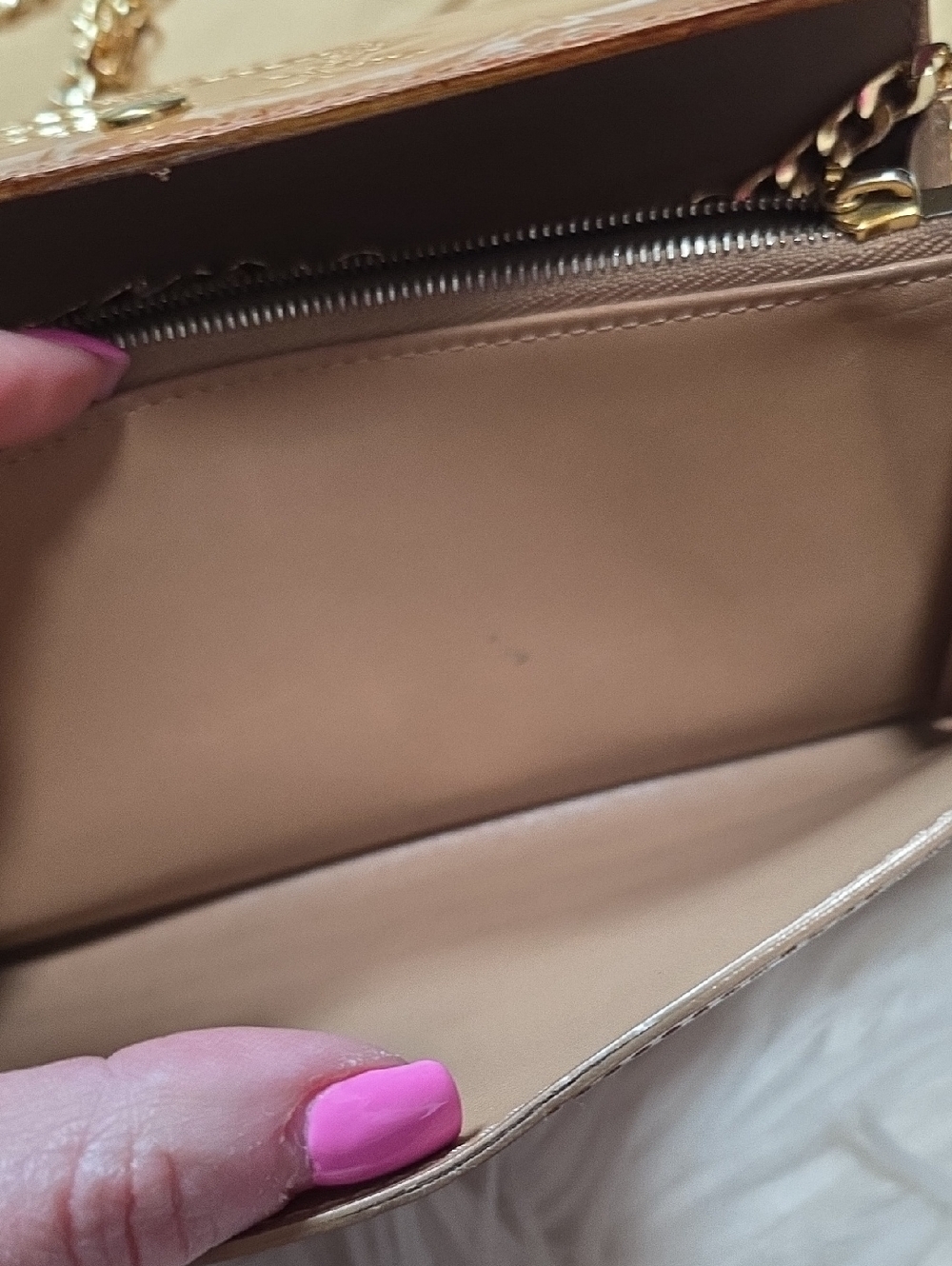 Louis Vuitton Monogram Vernis Sarah Wallet With Chain & Dustbag - Picture 5 of 16